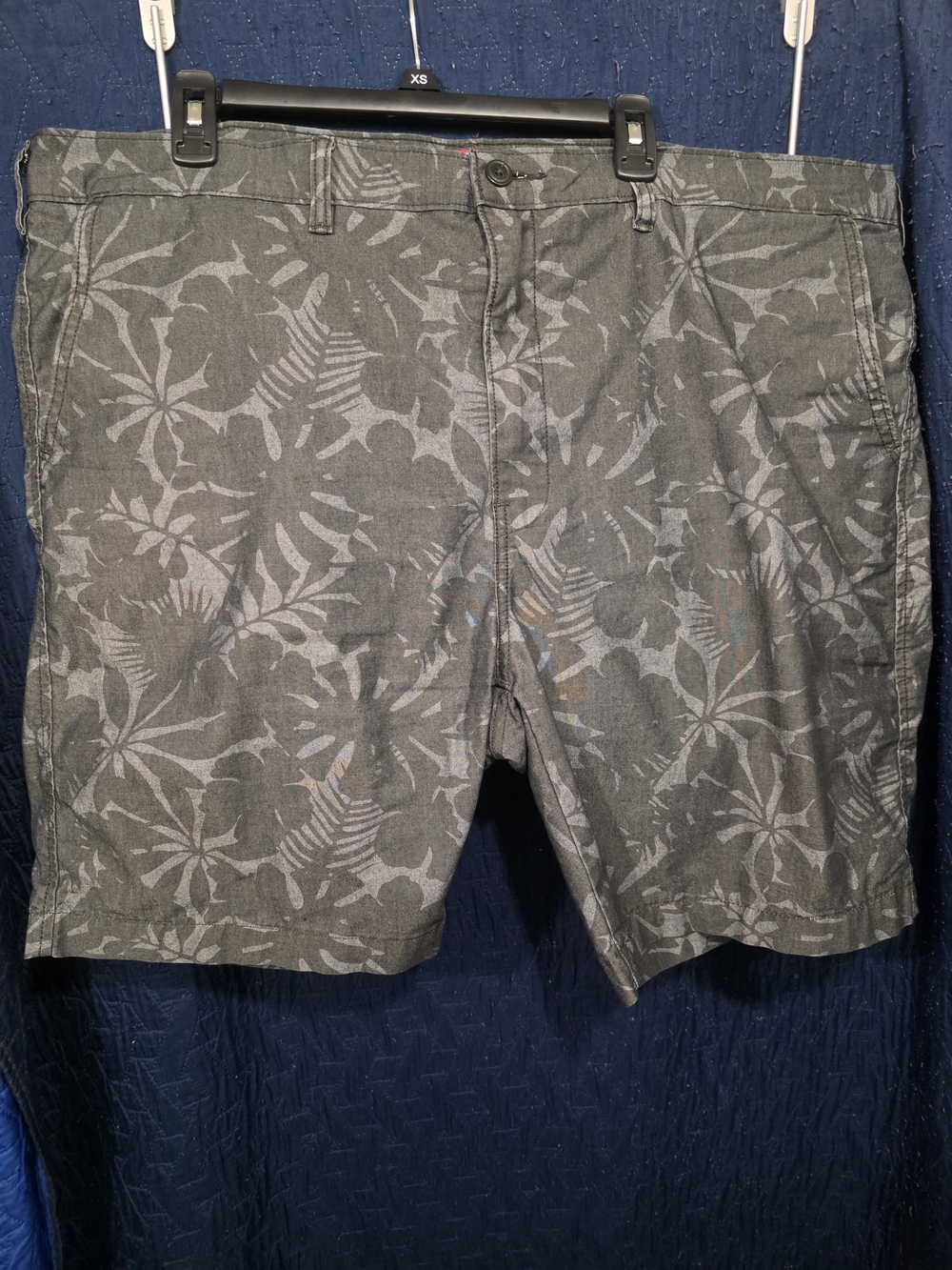 Levi's Gray Floral Print Chino Shorts Flat Front Men's Shorts